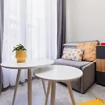 דירה Center