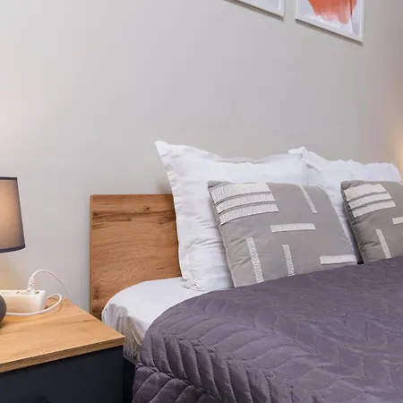Center Apartment *
