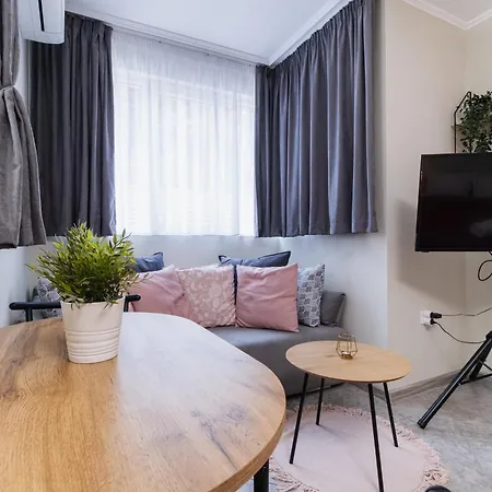Center Apartment *